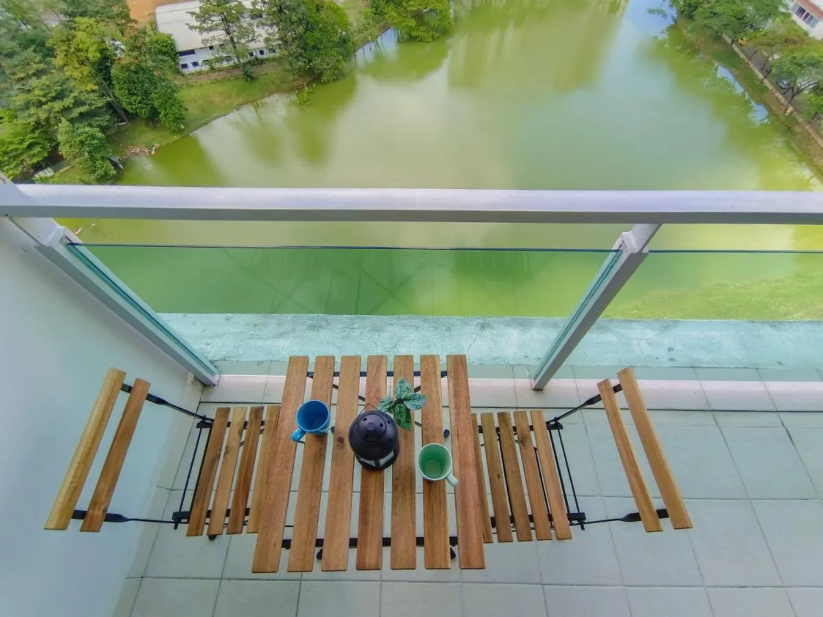 -Lake View- Mount Austin Ikea Toppen 10 Mins - B116 Johor Bahru 0*,